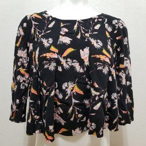 Xhilaration top Small floral print pleated back cutout keyhole cropped flowy